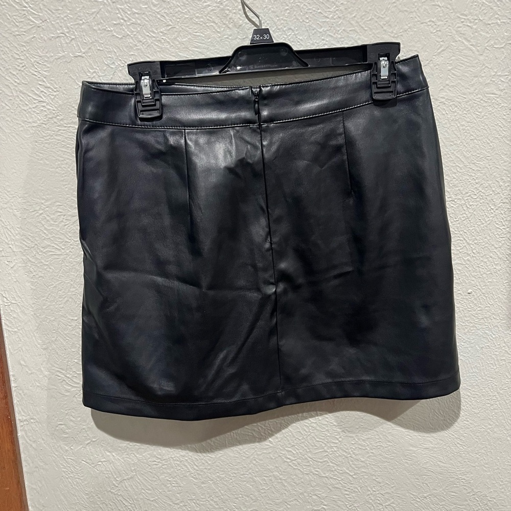 Black Faux Leather Mini Skirt with Front Pockets Size Small Goth - Picture 2 of 3